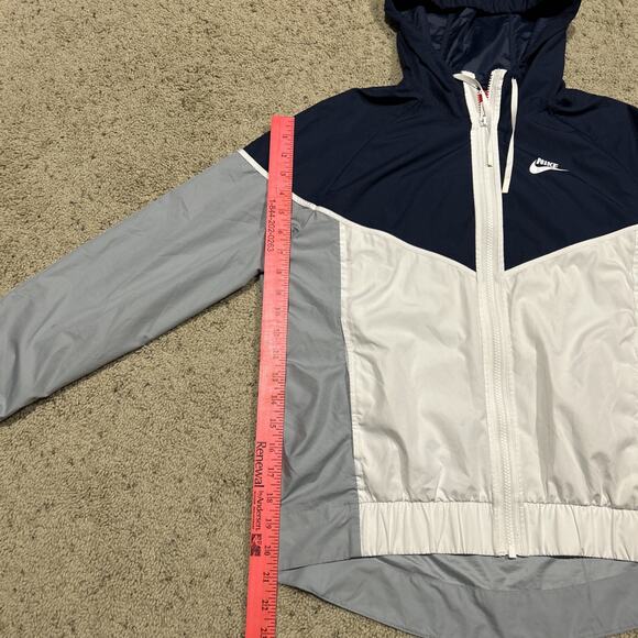Nike size M women’s Jacket Windrunner Hooded Vented Running Golf Navy Gray B25 - Picture 11 of 12